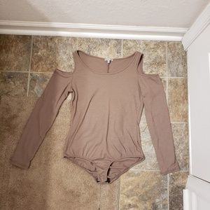 Mocha cut out shoulder ribbed bodysuit
